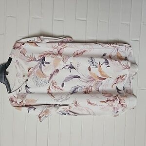 Cupio casual top. Ivory w/ rose, gold, gray leaf motif.